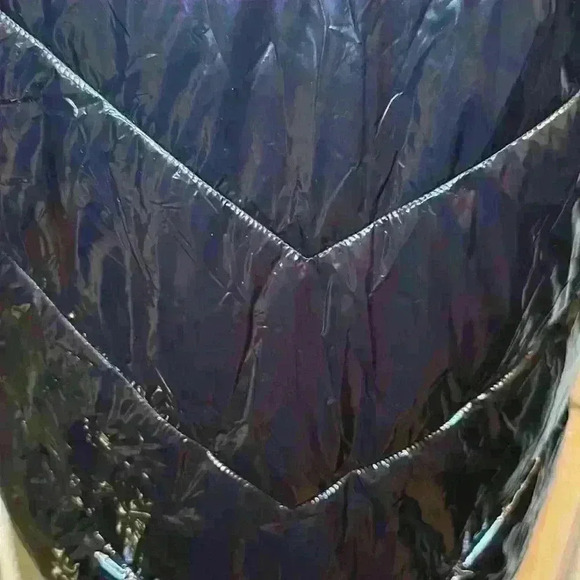 MICHAEL KORS Women’s Sleeveless Puffer Vest Size LARGE Black w/Gold MSRP $125.00 - Picture 4 of 11